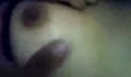 Skinny 18-jährige gr ...