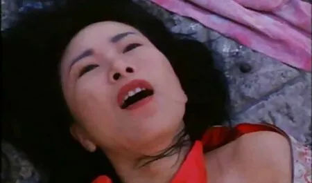 Blonde gebunden in d ...