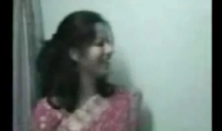 Zwei weiße und nackt ...