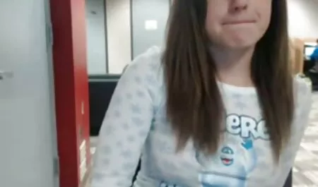 Erstaunliche Brünett ...