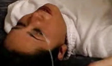 Blondine mit behaart ...