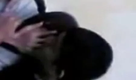 Zwei Zweige dominier ...